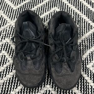 Yeezy 500 utility black